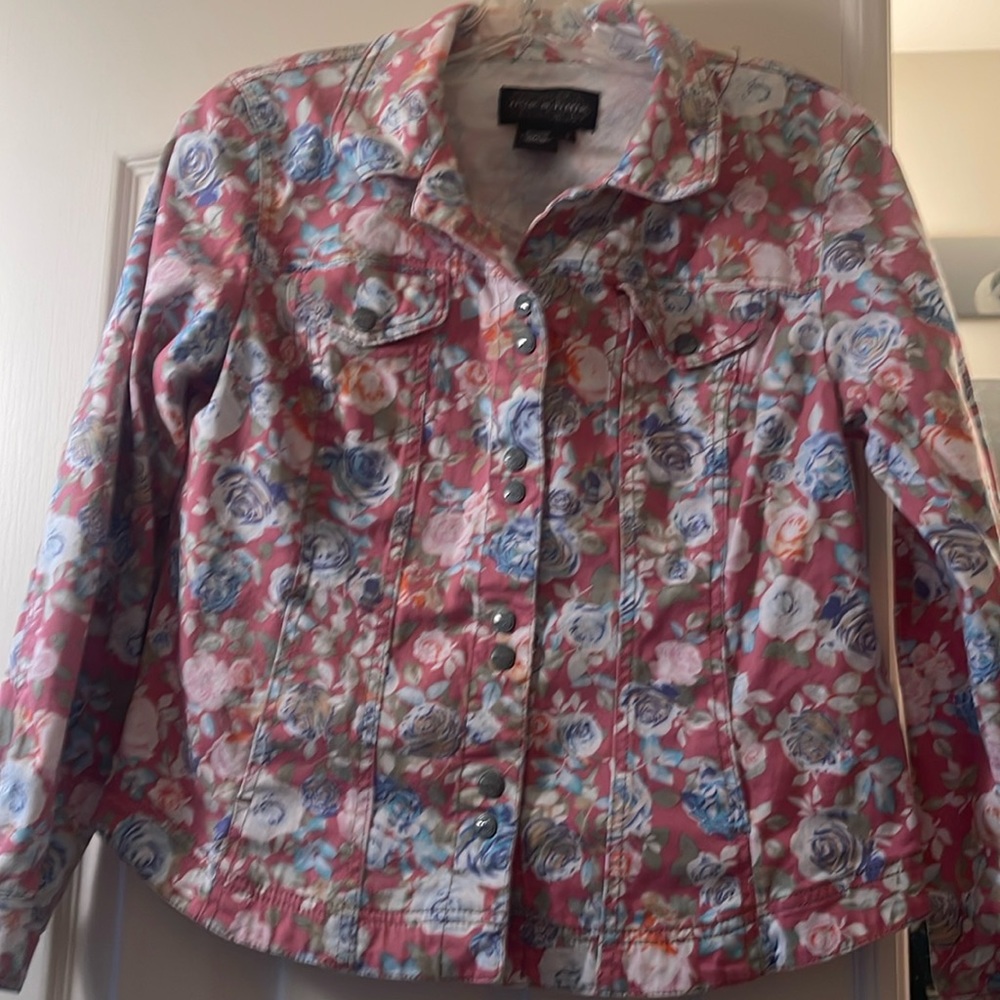 Flowered snap-up shirt/jacket